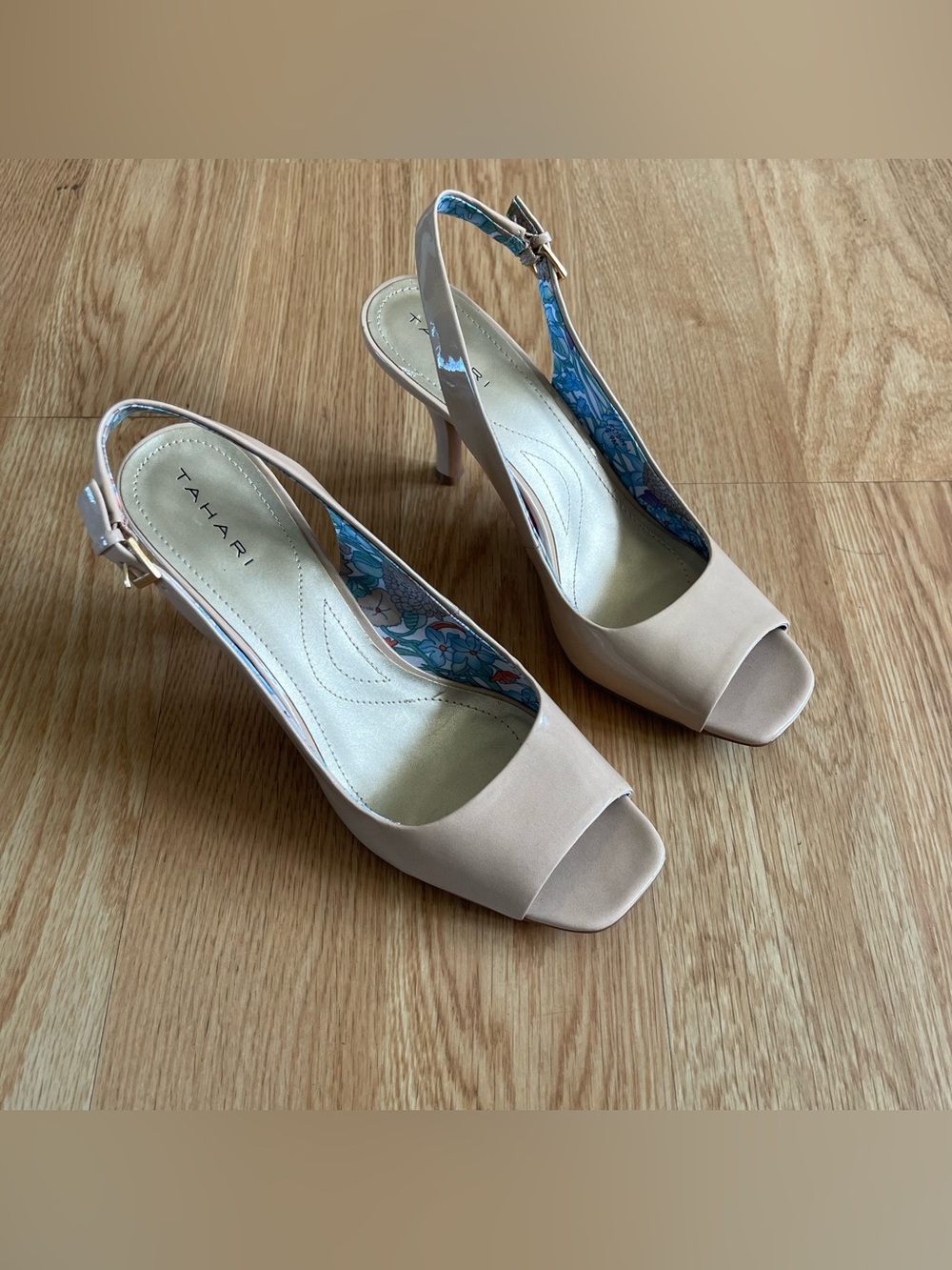 Tahari Robin Slingback Peep Toe Pump Size 9M Beige Patent Leather Nude